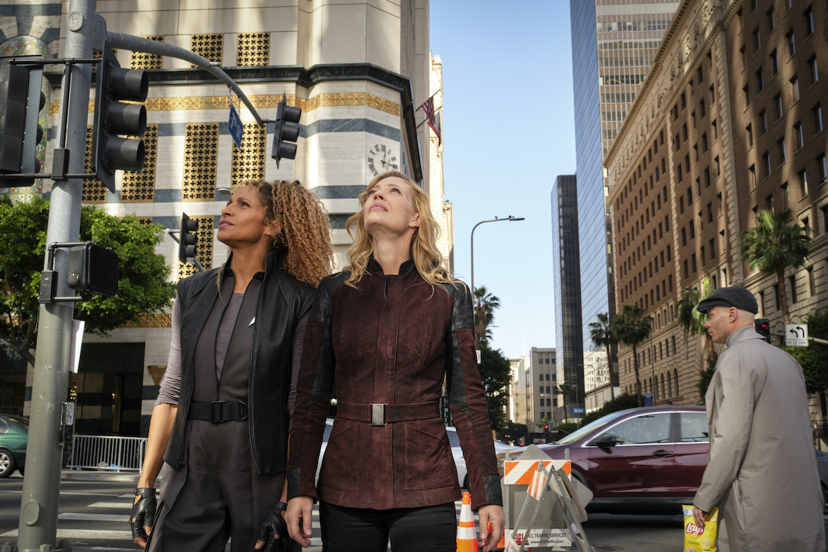 Michelle Hurd as Raffi and Jeri Ryan as Seven of Nine